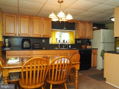 237 W Spruce St, Tamaqua, PA 18252 - photo 7