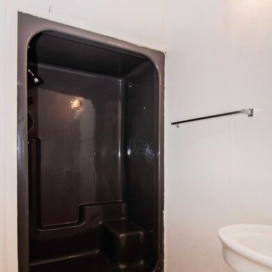 7136 Eastwood St unit A, Houston, TX 77021 - photo 5