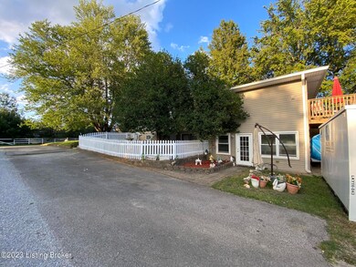 6208 E Manslick Rd, Louisville, KY 40219 - photo 4