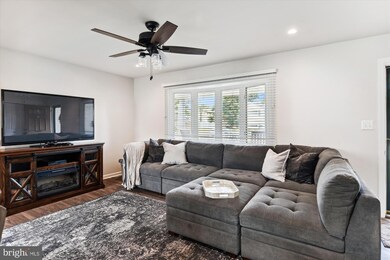 123 Sandy Beach Dr, Pasadena, MD 21122 - photo 5