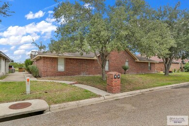 2201 Kimberly Ln, Edinburg, TX 78541 - photo 2