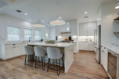 811 Walton St, Houston, TX 77009 - photo 6