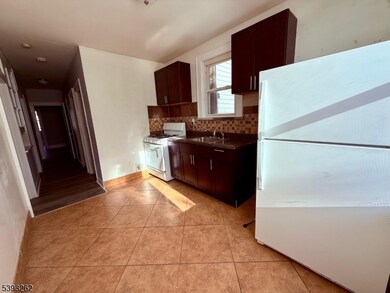 11 Montrose Terrace unit 2, Irvington, NJ 07111 - photo 2