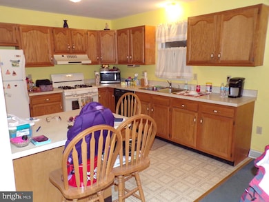 1402 Margaret St, Reading, PA 19605 - photo 5