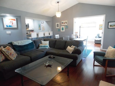 2083 Bent Trail Ct, Ann Arbor, MI 48108 - photo 4