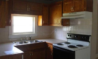 303 Kingwood Ave, Shelbyville, TN 37160 - photo 3