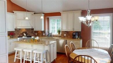Gourmet kitchen with dinette