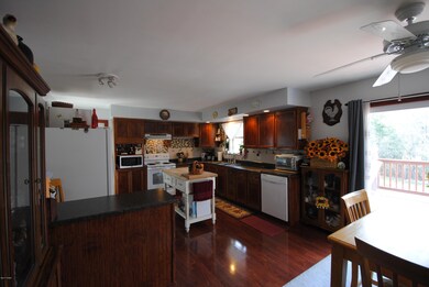 400 Forest St, Honesdale, PA 18431 - photo 5