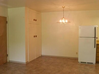 327 SW K St, Grants Pass, OR 97526 - photo 7