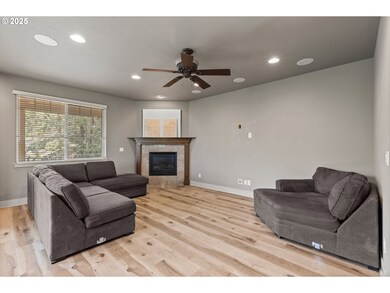 251 Winchester Creek Ave, Winchester, OR 97495 - photo 7