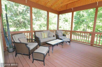 3417 Tyburn Tree Ct, Herndon, VA 20171 - photo 7