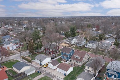 1022 E High St, Davenport, IA 52803 - photo 2