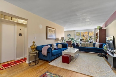 Rosewood unit 6C, Yonkers, NY 10701 - photo 5