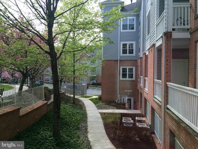 9209 Groffs Mill Dr unit 9209, Owings Mills, MD 21117 - photo 4