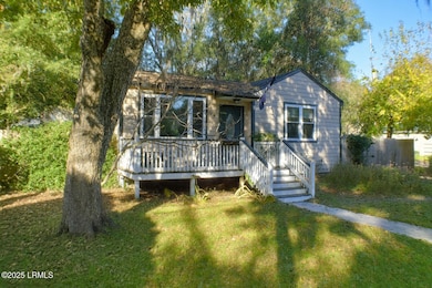 174 James St, Beaufort, SC 29902 - photo 2