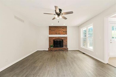 416 N Washington St, Raymore, MO 64083 - photo 3