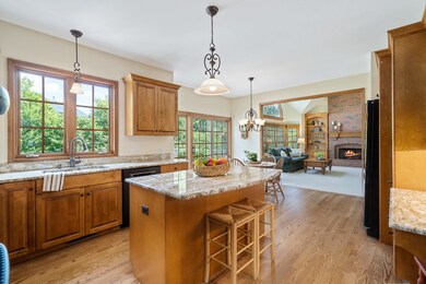 342 Johnson Woods Dr, Batavia, IL 60510 - photo 6