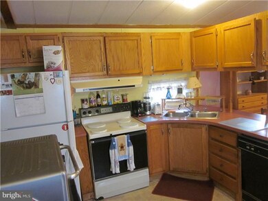 81 Mapleleaf Dr, Sellersville, PA 18960 - photo 6