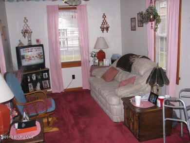 152 Maple St, Pulaski, VA 24301 - photo 3