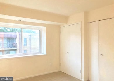 7598 Gales Ct unit 203, Manassas, VA 20109 - photo 5