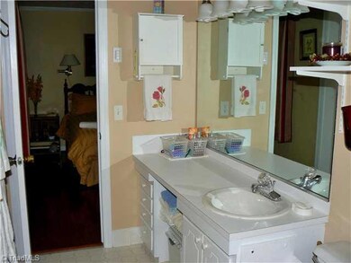 587 Manor Cir, Asheboro, NC 27205 - photo 7