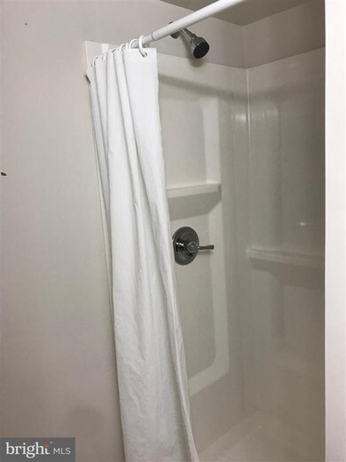 11647 Summer Oak Dr, Germantown, MD 20874 - photo 4