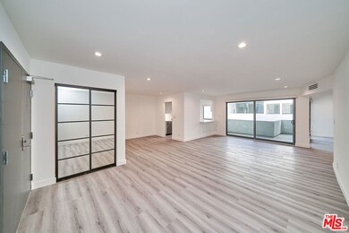 145 S Maple Dr unit 102, Beverly Hills, CA 90212 - photo 4