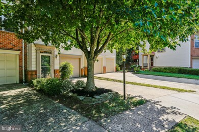 43153 Huntsman Square, Broadlands, VA 20148 - photo 2