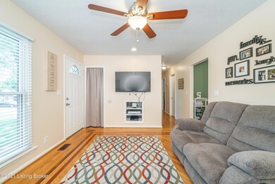 6805 Beackstone Ct, Louisville, KY 40228 - photo 6