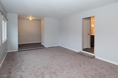 512 E Jefferson-104