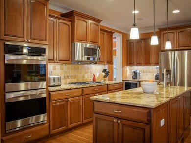 348 Sycamore St, Shelburne, VT 05482 - photo 3