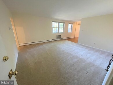 383 Lakeside Rd unit 205, Ardmore, PA 19003 - photo 3