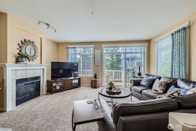 23120 SE Black Nugget Rd unit D1, Issaquah, WA 98029 - photo 4