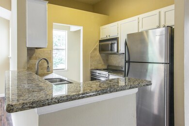 3315 Golden Trails Dr unit 602, Kingwood, TX 77345 - photo 4