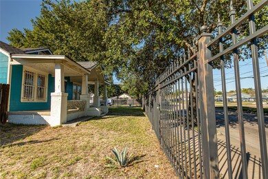 402 E Crosstimbers St, Houston, TX 77022 - photo 5