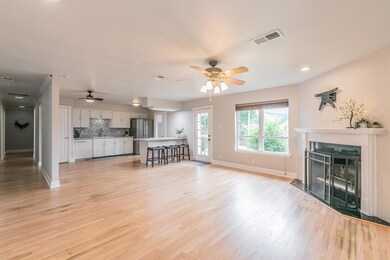 2628 Pebblestone Ln, Bedford, TX 76021 - photo 4