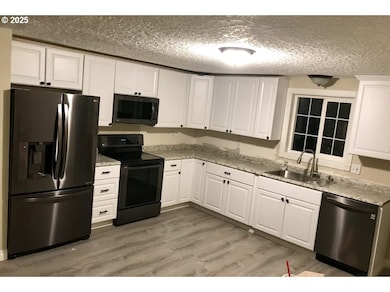 813 NE 106th Ave, Vancouver, WA 98664 - photo 3