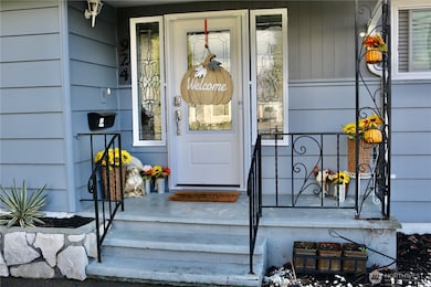 924 E Grover St, Lynden, WA 98264 - photo 2