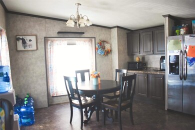 198 Paula Ct, Granbury, TX 76049 - photo 5