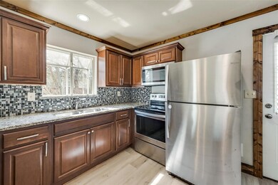 1809 S Fannin Ave, Denison, TX 75020 - photo 4