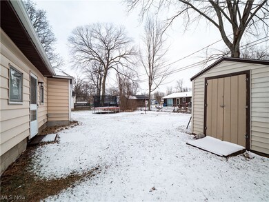 817 Oakwood Ave, Sheffield Lake, OH 44054 - photo 3