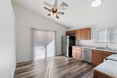 09-Kitchen