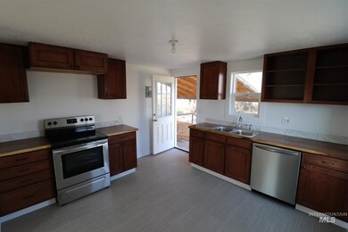 1051 Yale Ave, Burley, ID 83318 - photo 7