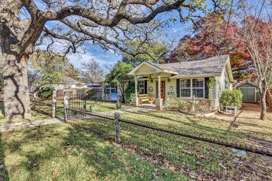 605 Sunset St, Fredericksburg, TX 78624 - photo 2