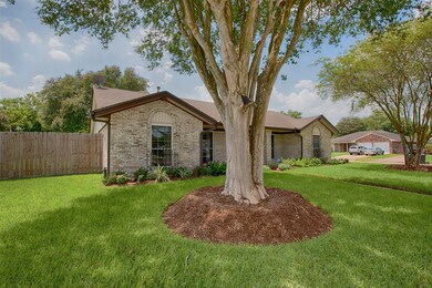 11402 Kirkvalley Dr, Houston, TX 77089 - photo 2