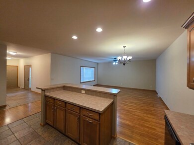 703 Cherokee Path, Lake Mills, WI 53551 - photo 5