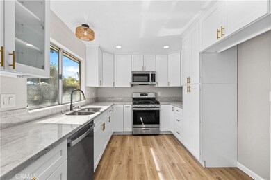 1050 Landsford St, Lancaster, CA 93535 - photo 5