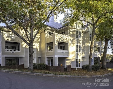2715 Selwyn Ave unit 30, Charlotte, NC 28209 - photo 2