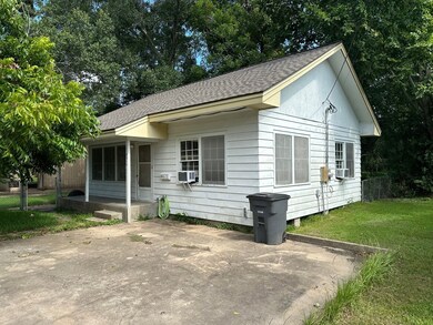 2509 1st St, Bay City, TX 77414 - photo 2