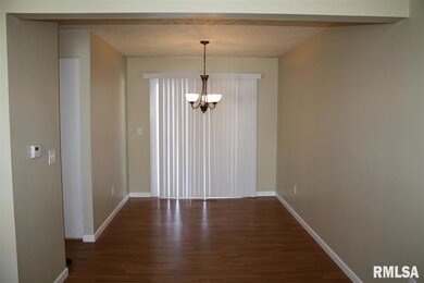 2530 E 50th St, Davenport, IA 52807 - photo 5